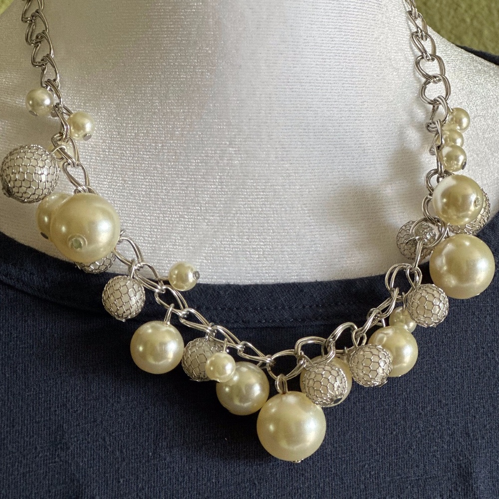 Avenue Large White Pearls Necklace
